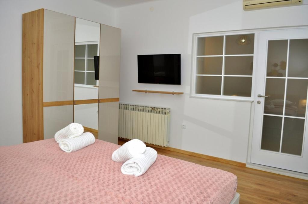 Apartments Ratko Tucepi Ngoại thất bức ảnh