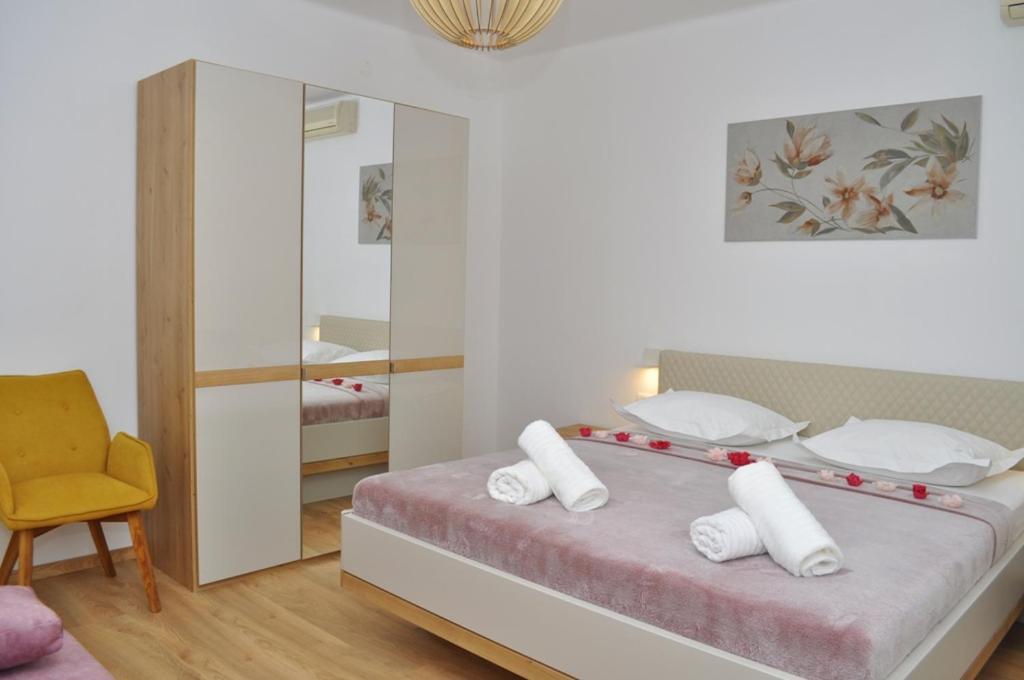Apartments Ratko Tucepi Ngoại thất bức ảnh