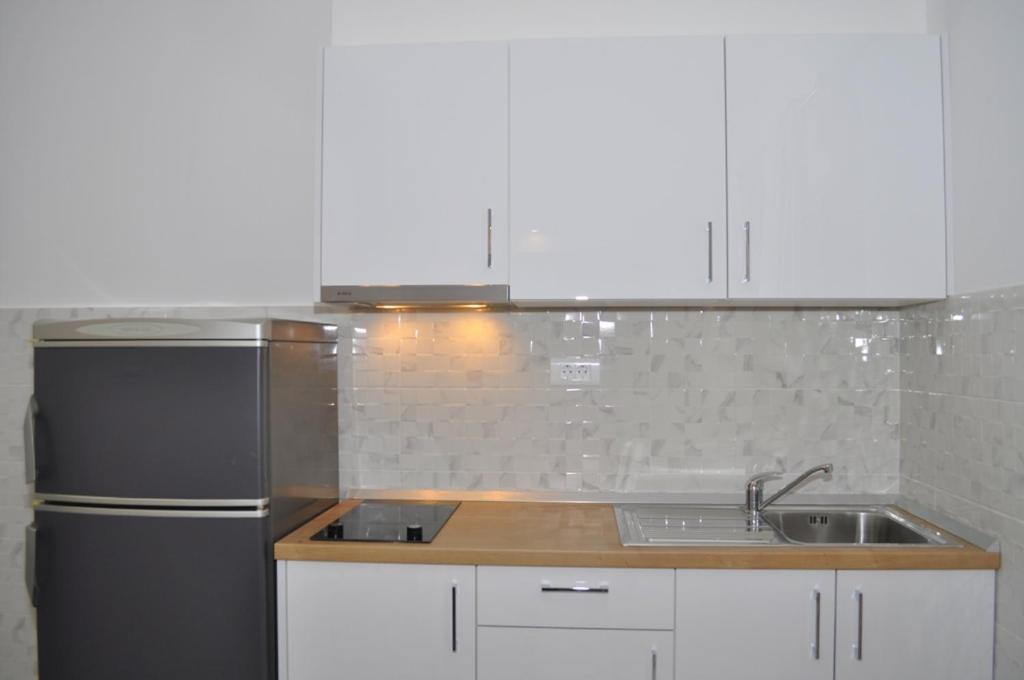 Apartments Ratko Tucepi Ngoại thất bức ảnh