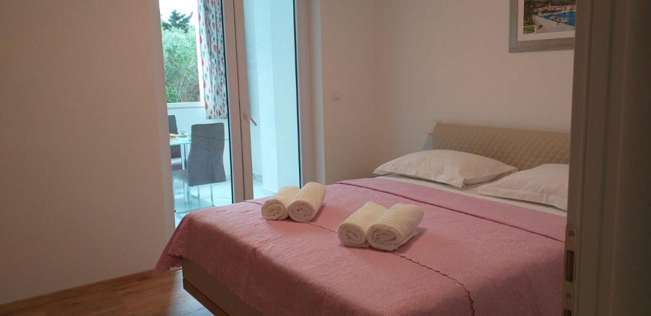 Apartments Ratko Tucepi Ngoại thất bức ảnh
