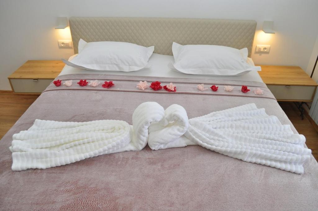 Apartments Ratko Tucepi Ngoại thất bức ảnh