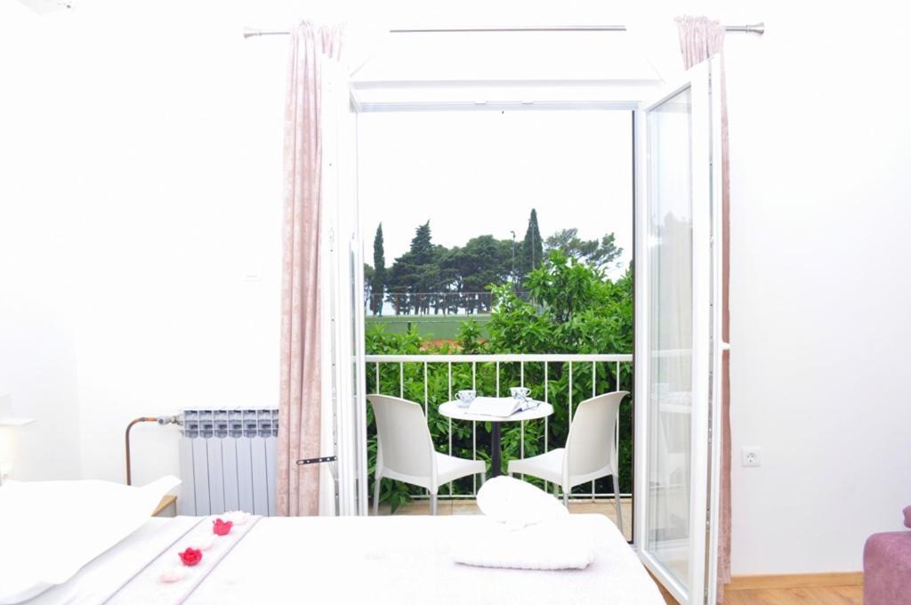 Apartments Ratko Tucepi Ngoại thất bức ảnh