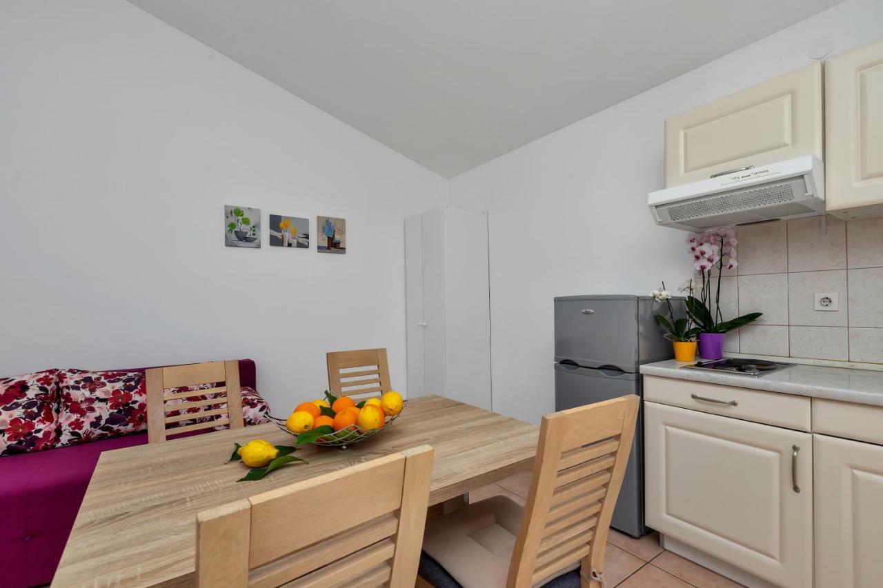 Apartments Ratko Tucepi Ngoại thất bức ảnh