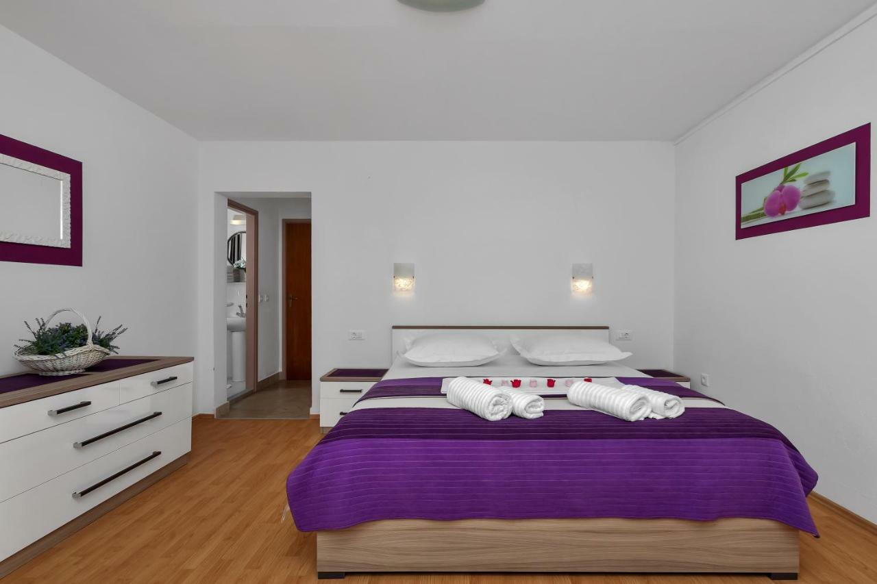 Apartments Ratko Tucepi Ngoại thất bức ảnh