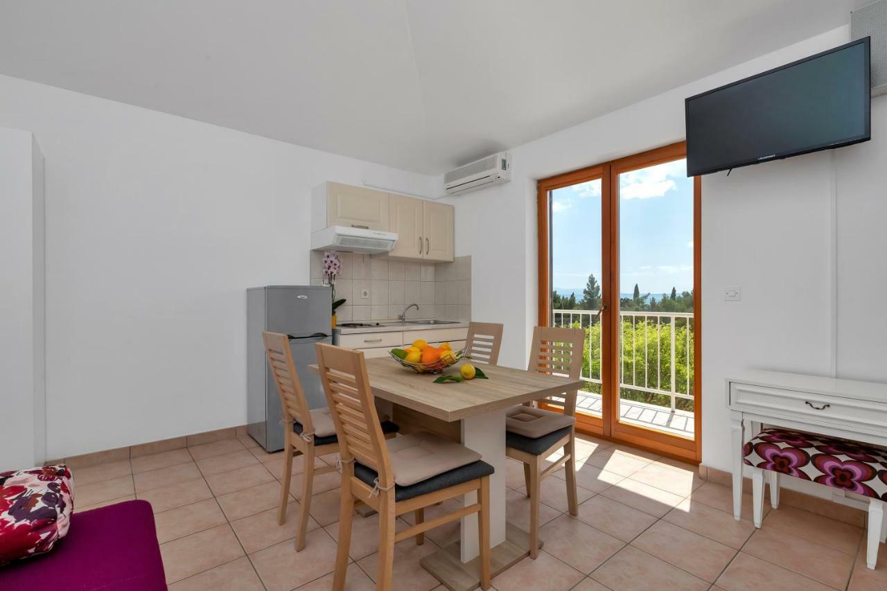 Apartments Ratko Tucepi Ngoại thất bức ảnh