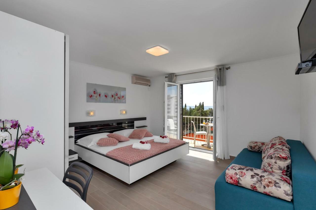 Apartments Ratko Tucepi Ngoại thất bức ảnh