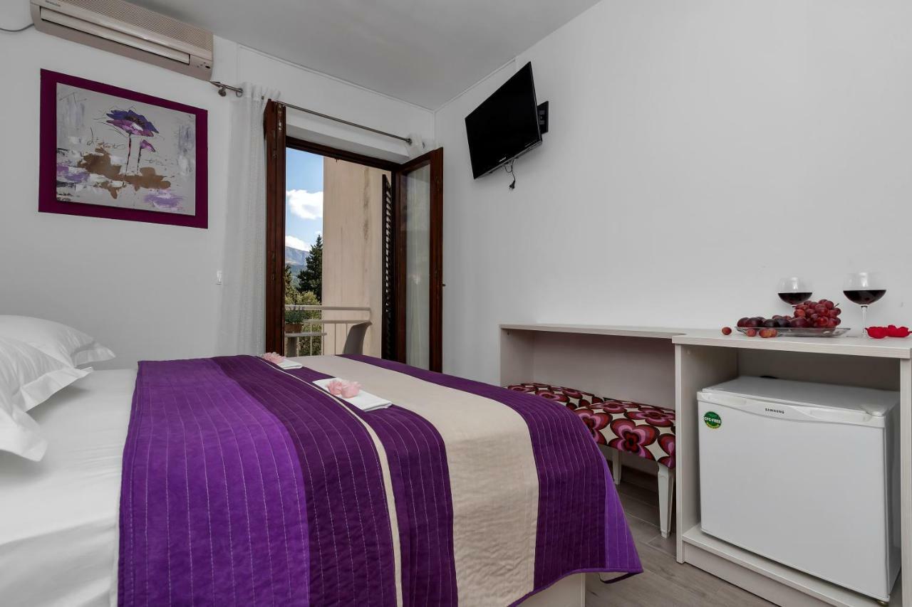 Apartments Ratko Tucepi Ngoại thất bức ảnh