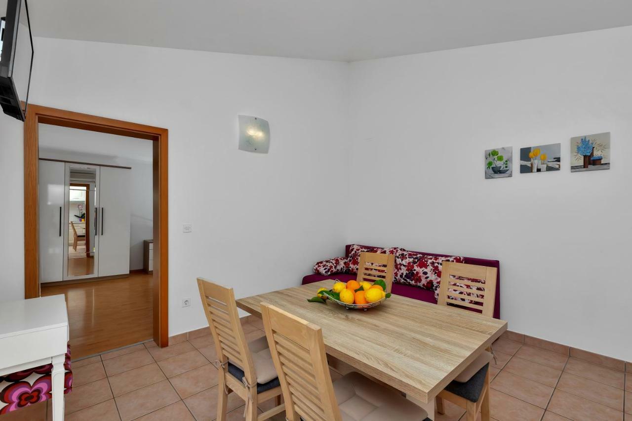 Apartments Ratko Tucepi Ngoại thất bức ảnh